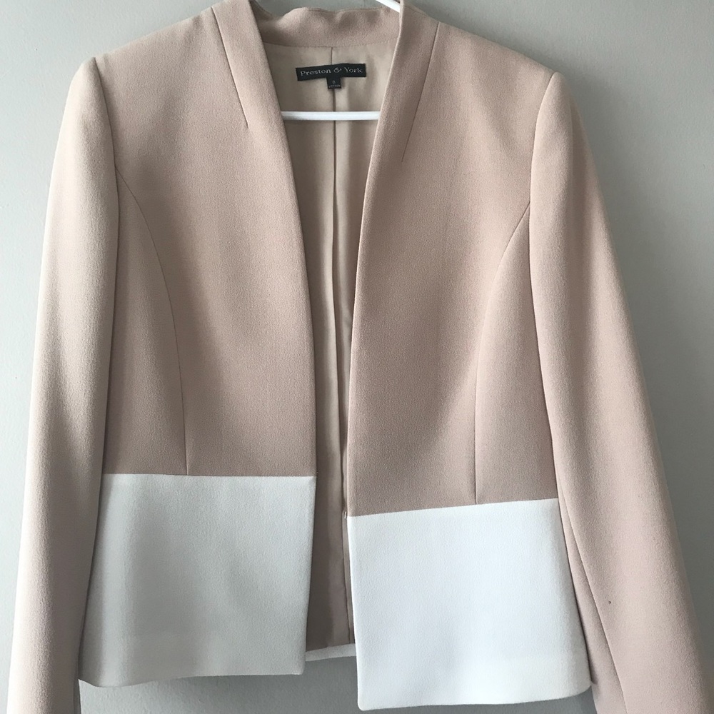Women’s suit jacket/blazer
